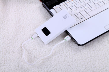 5000mAh قوة البنوك والكهرباء المحمولة لأجهزة المحمول مع شاشة LCD 5V 2.1A الناتج العاصمة