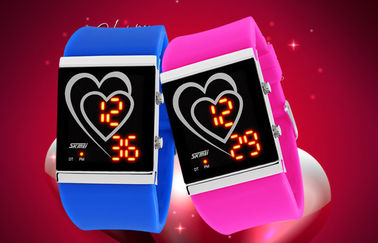 led Digital wristwatch قلب أسلوب زوج el backlight مرآة ساعة